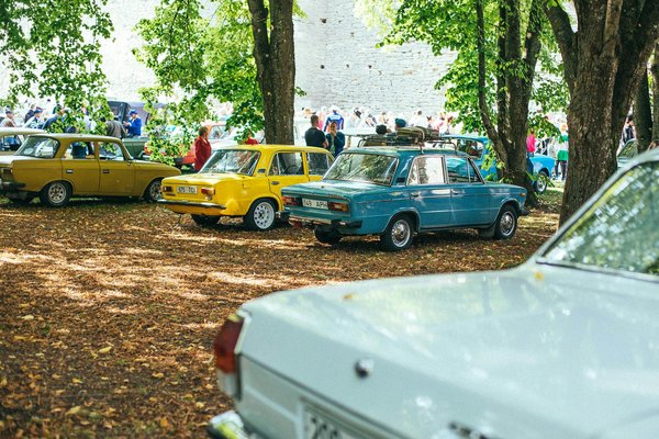 Quels sont les créateurs de mode féminine à suivre absolument ?