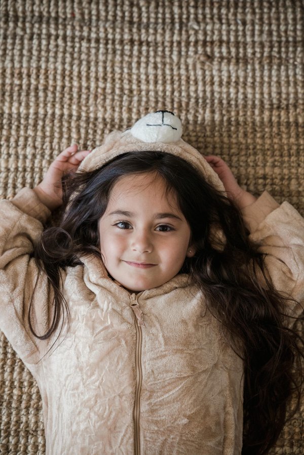 Les combinaisons pyjama fille : confort et magie nocturne
